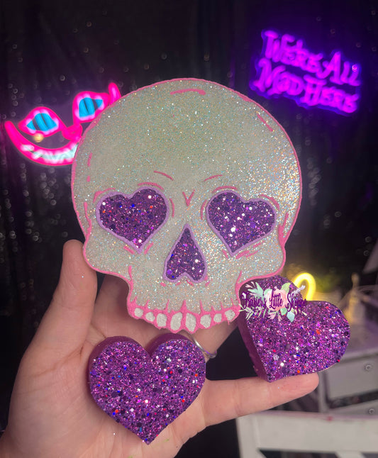 {Heart Eyes Skull} Large Freshie