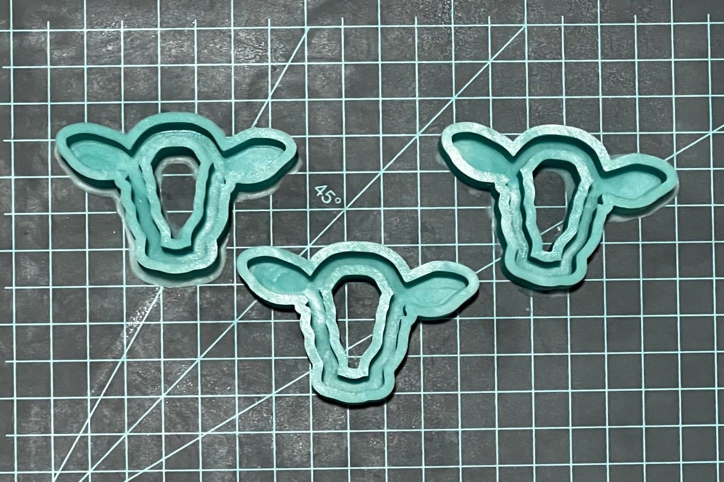 {Chain Cow} Silicone Mold