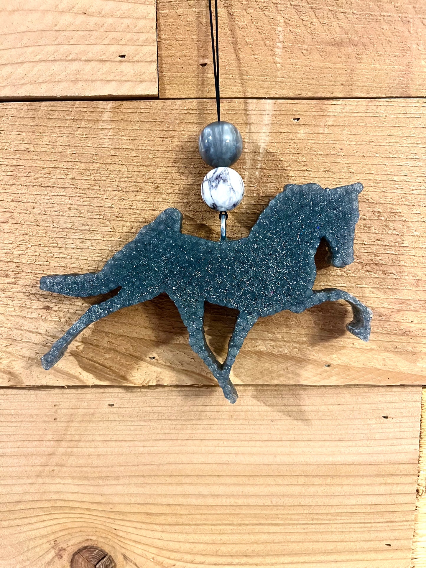 {Trotting horse} Vent through Large Set Freshie Sizes