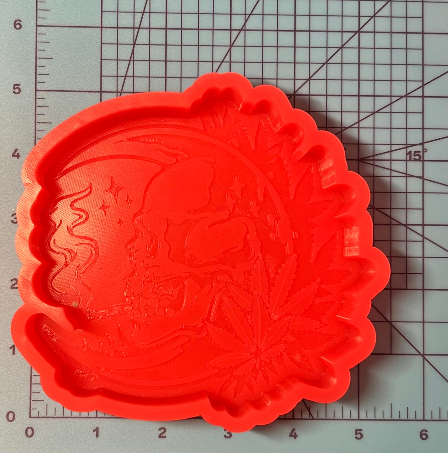 {skull w hemp leaf} Silicone Mold