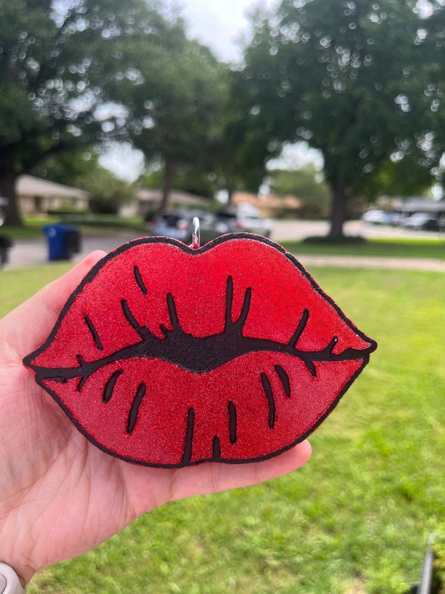 {lips} Large Freshie