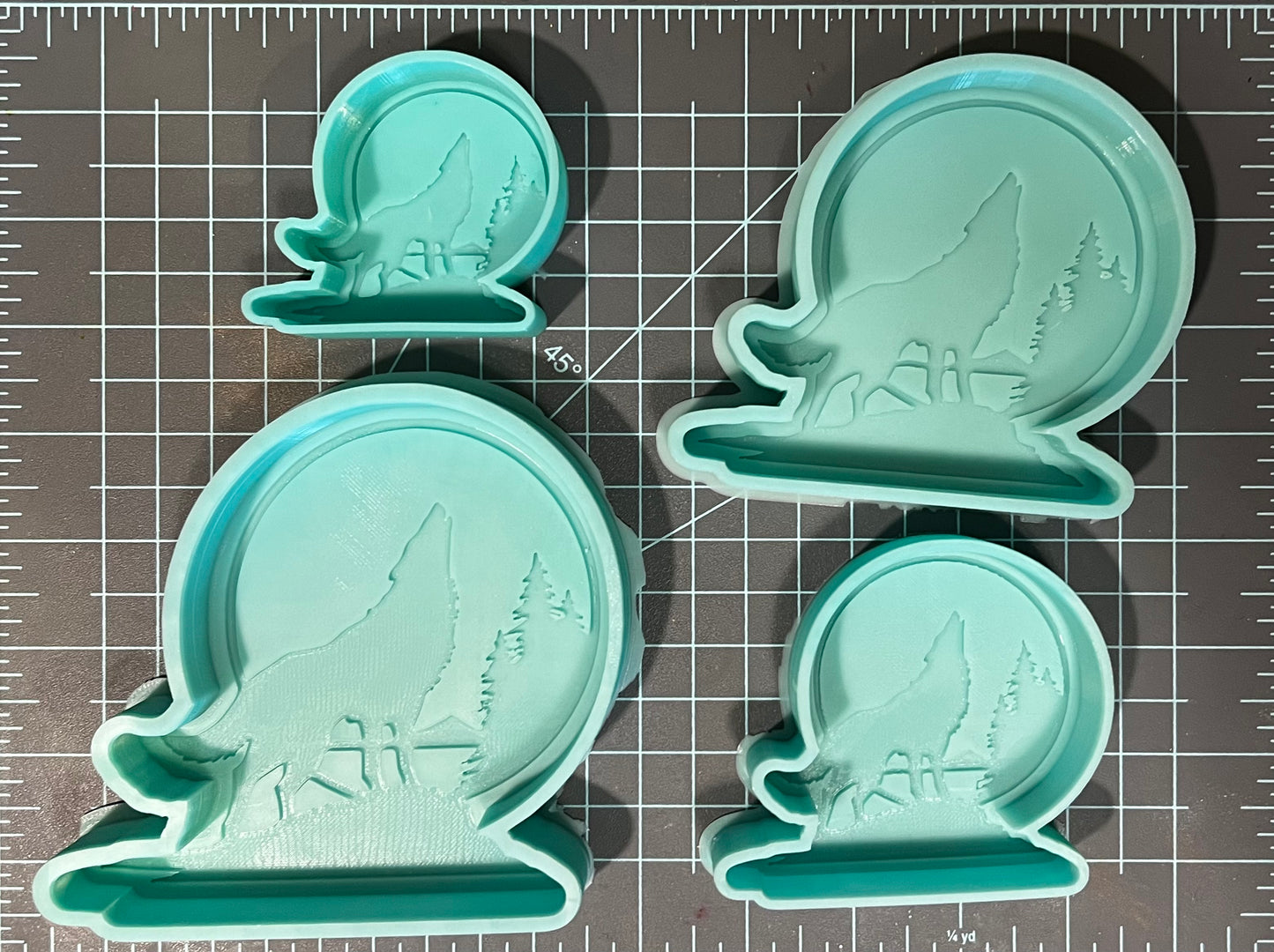 {Howling Wolf} Silicone Mold